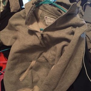 A sweatshirt from champion !